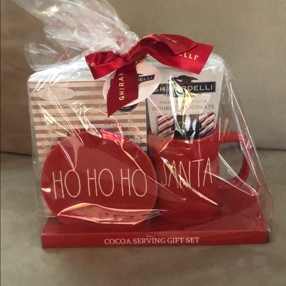 Rae Dunn Christmas Gift Set - Picture 1 of 3